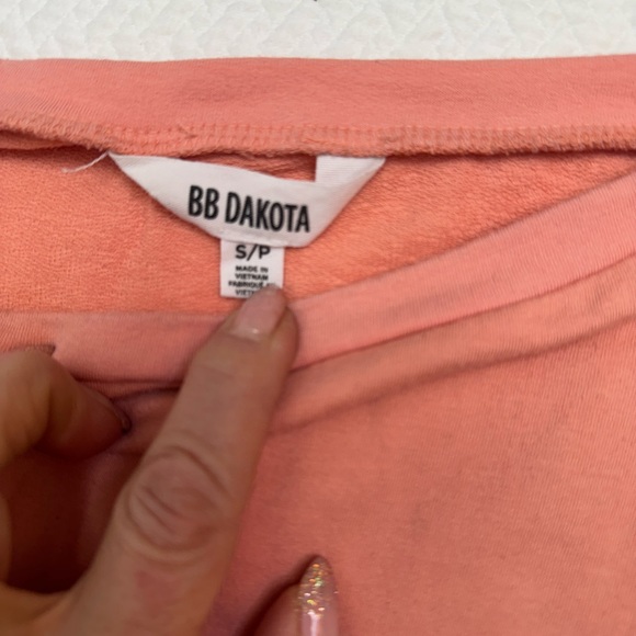 BB Dakota Peach Long Sleeve Straight Hem Crew Neck T-Shirt - Picture 8 of 9